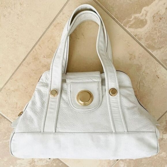 GUSSTO WHITE PEBBLED SATCHEL - Picture 7 of 10